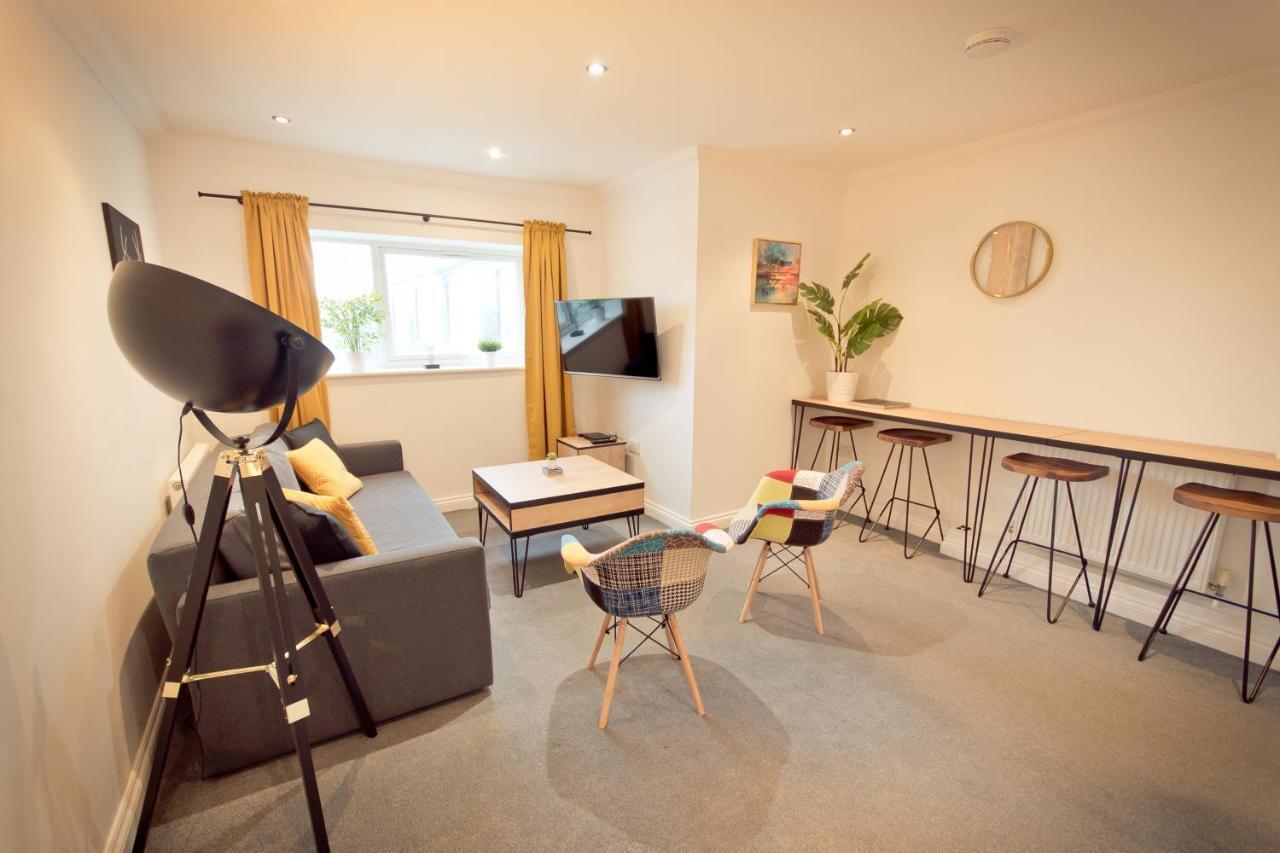Top View 2 Bedroom Apartments Plymouth Exterior photo