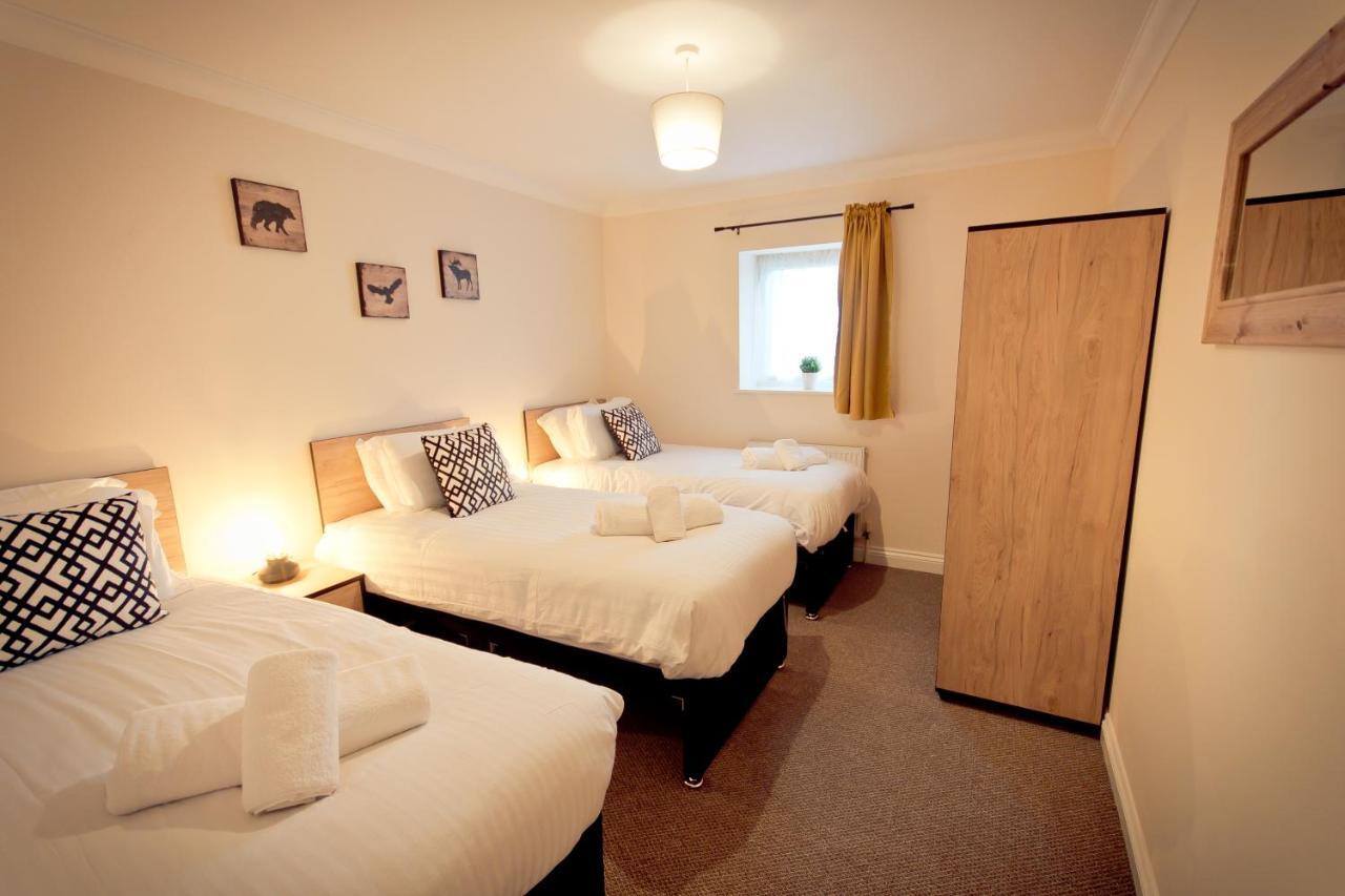 Top View 2 Bedroom Apartments Plymouth Exterior photo