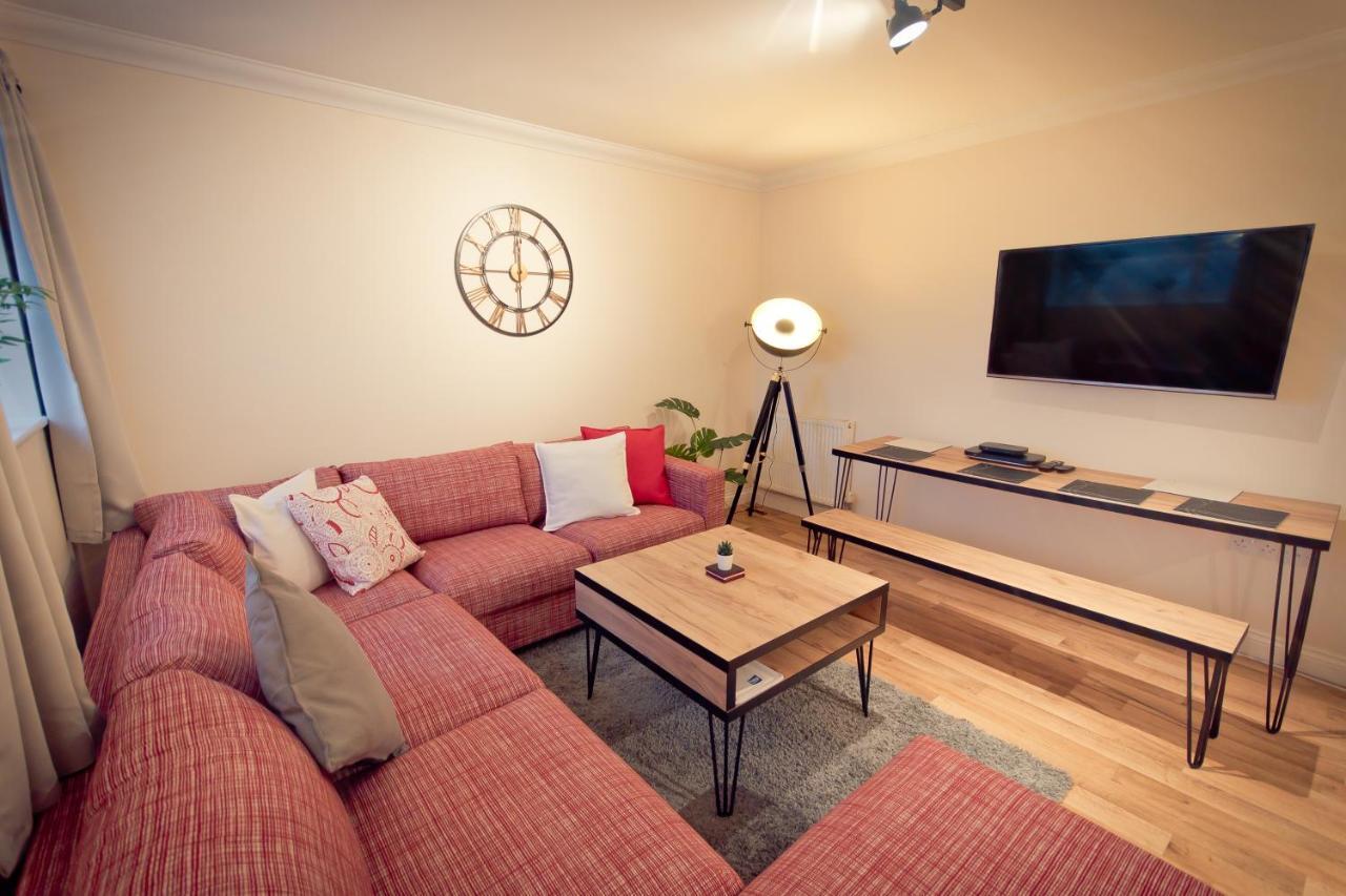 Top View 2 Bedroom Apartments Plymouth Exterior photo