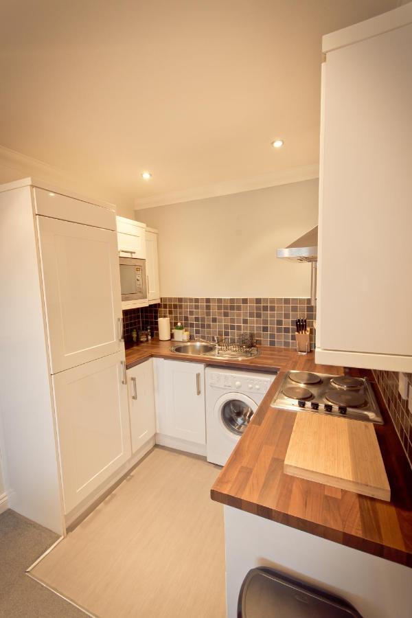 Top View 2 Bedroom Apartments Plymouth Exterior photo