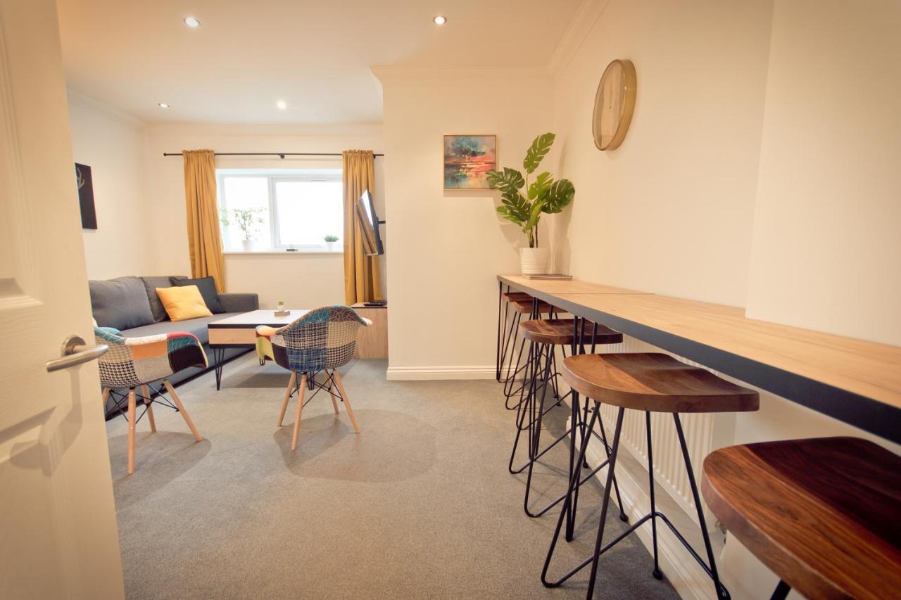 Top View 2 Bedroom Apartments Plymouth Exterior photo